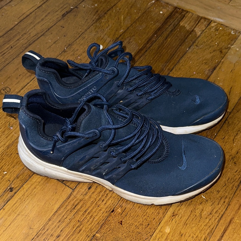 Nike Dark Blue Prestos Sneakers